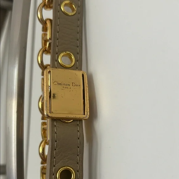 Elegant Taupe Quilted Shoulder Bag - Picture 2 of 9